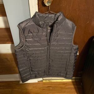 Lightweight puffer vest